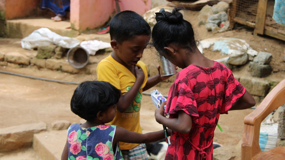 „Kdo má rozum, ze Srí Lanky utíká.“ Chudé děti ale nemají na výběr